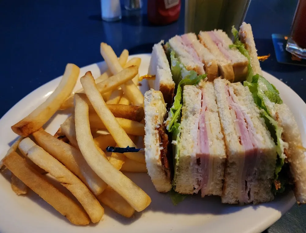 Club Deluxe with Fries